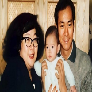 36岁歌手郑欣宜失联2个月，患不明疾病健康堪忧，经纪人：疗伤中