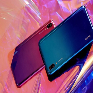 华为畅享9炫彩新品发布 珍珠屏+AI双摄999元开售