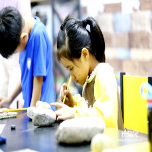 河北平乡：方寸石头 绘出神奇艺术