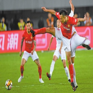 进球大战客场胜恒大 上港“接近”中超冠军