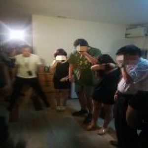 不可描述!足浴店被举报涉黄 抓捕时4人正进行色情服务现场曝光