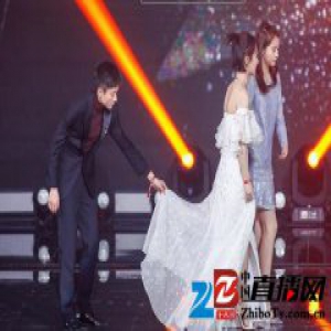 张一山杨紫互怼 微博之夜红毯秀异常温馨！