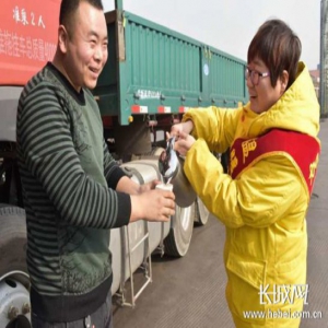 中石油石家庄销售公司开展“六个一”服务 为文明城市锦上添花