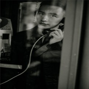 顾佑明初冬写真曝光 演绎酷冷型男