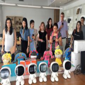 IBM企业全球志愿者深圳儿童福利会莅临小哈机器人总部实地参观考察