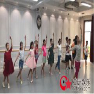 《罗密欧与朱丽叶》角色大揭秘 童星演绎莎翁神级IP