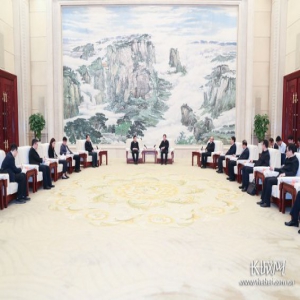 王东峰与退役军人事务部党组书记、部长孙绍骋举行工作座谈 许勤参加座谈