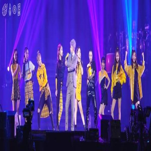 火箭少女101助阵张杰成都演唱会 师徒同台演唱“燃烧我的卡路里”