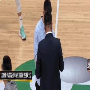 CBA联赛仪式感越来越强!赵继伟总冠军戒指了解一下 成辽粤大战最大彩蛋