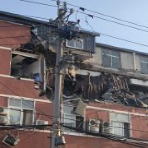 北京丰台顺和大厦部分楼体坍塌造成一人轻伤