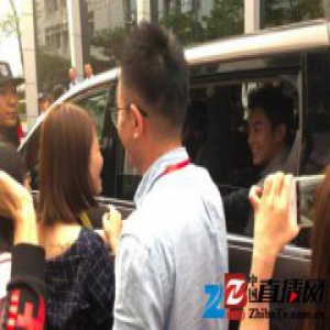 郑恺被粉丝吐槽又黑又胖 委屈回应：我没胖