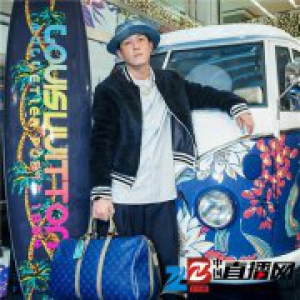 陈冠希春节如何过？带女儿看NBA比赛？