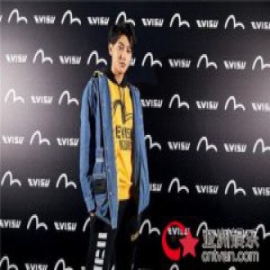 EVISU 18秋冬潮流派对 与代言人黄子韬一起颠覆潮流