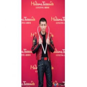 张一山完成蜡像量身 将入驻杜莎夫人蜡像馆