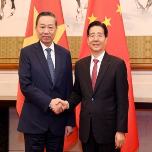 郭声琨会见越共中央政治局委员、越南公安部部长苏林