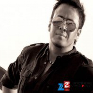 杨坤被拍与90后辣妹看电影恋情疑曝光 46岁未婚原因揭秘