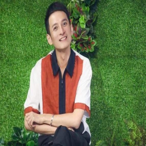 李维嘉日本购物被网友偷拍 怒怼：叫你别拍听到没有