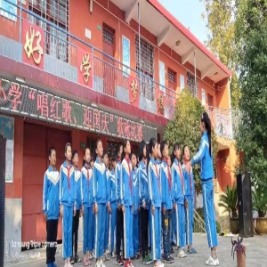 西峡县桑坪镇岭岗小学 唱红歌迎国庆