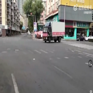 武大靖为家乡佳木斯捐赠物资 网友晒出拉货卡车