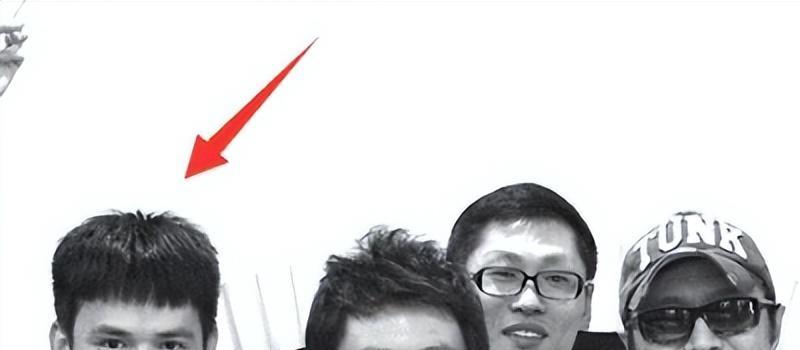 悲痛!36岁张恒远病逝,妻子崩溃、临终遗言曝光,汪峰被牵连谩骂(图8) 悲痛!36岁张恒远病逝,妻子崩溃、临终遗言曝光,汪峰被牵连谩骂(图8)