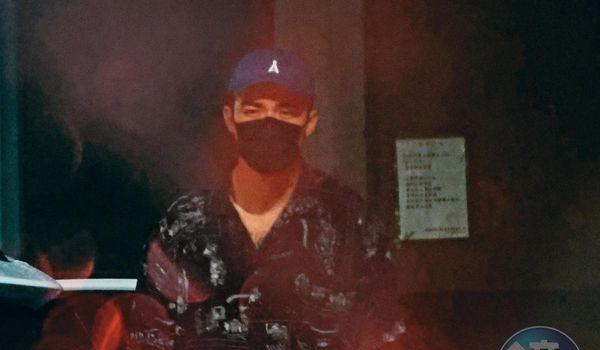 直击魏如萱跟陈昊森「深夜亲密回家」!离婚1年爆新欢(图3) 直击魏如萱跟陈昊森「深夜亲密回家」!离婚1年爆新欢(图3)